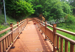 Hàng rào composite có nắp đậy Hàng rào WPC tái chế 200 * 200mm