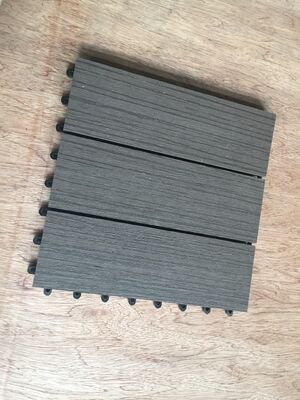 Trang chủ Gạch lát sàn WPC ngoài trời 30x30CM Sàn tự làm bền với kiểu dáng bằng gỗ tự nhiên