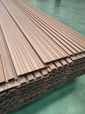 Tấm ốp tường WPC ngoài trời 26mm để sử dụng trong vườn